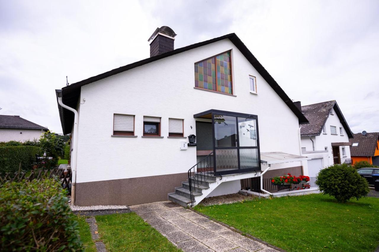 Design-Ferienwohnung In Kelberg Am Nuerburgring: Platz Fuer 6, Kueche, Wifi, Netflix Exterior photo
